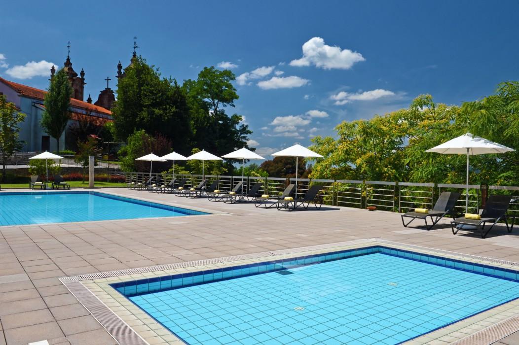 Pousada Mosteiro De Guimaraes Ngoại thất bức ảnh Swimming pool