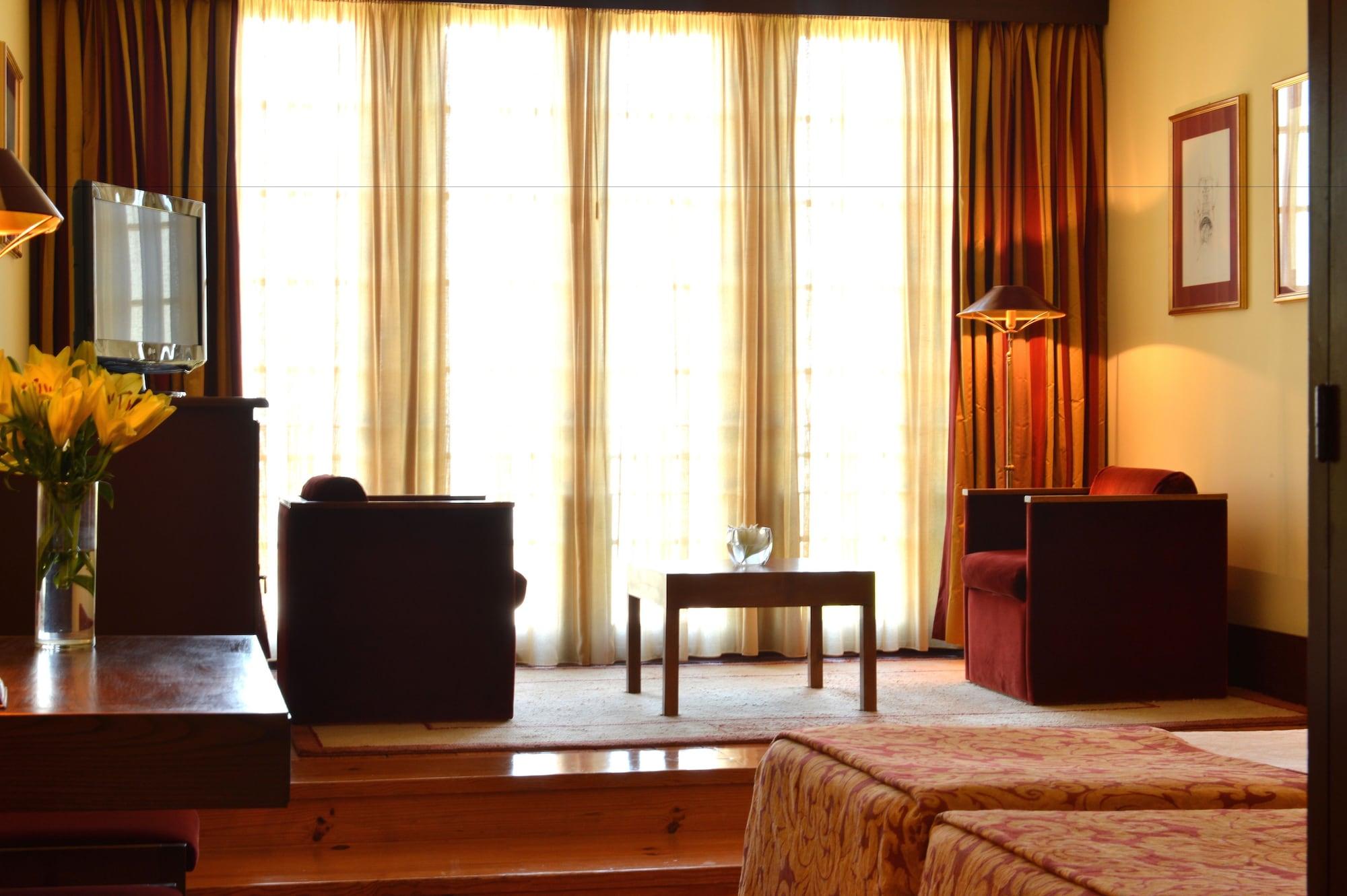 Pousada Mosteiro De Guimaraes Ngoại thất bức ảnh A room at the hotel